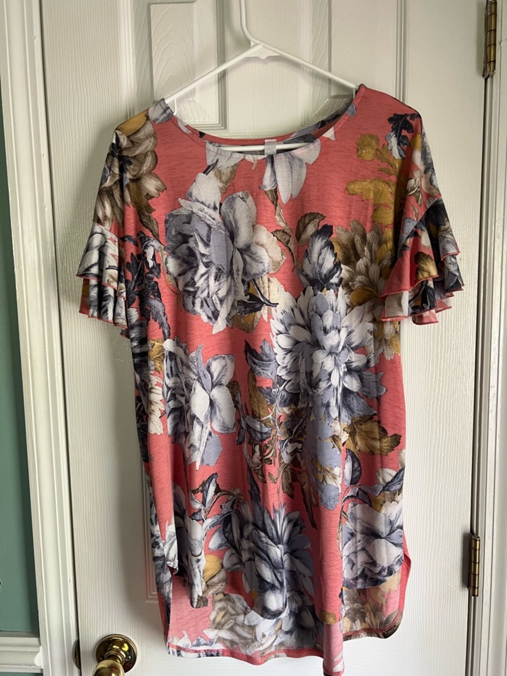 Honeyme Coral Floral Ruffle Sleeve Tee